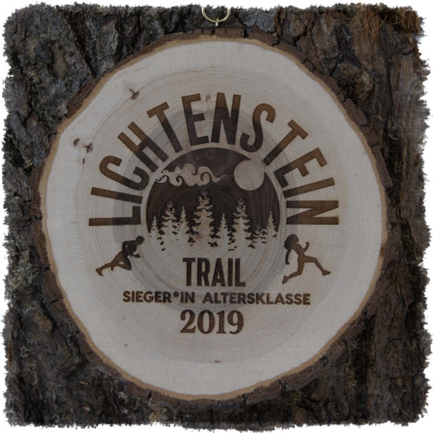 Holzmedaille Baumscheibenmedaille Erle mit Rinde, Lichtenstein Trail Sieger 2019
