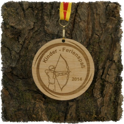 Sperrholzmedaille, Holzmedaille rund 70 mm, Kinder-Ferienspaß 2014 Bogenschießen