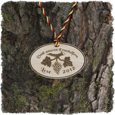 Sperrholzmedaille, Holzmedaille oval 70 x 45 mm.