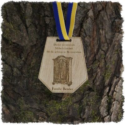 Sperrholzmedaille, Holzmedaille, Sonderform, Laserkonturgeschnitten.