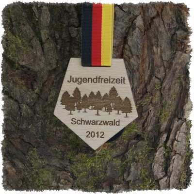 Sperrholzmedaille, Holzmedaille, Sonderform, Laserkonturgeschnitten.