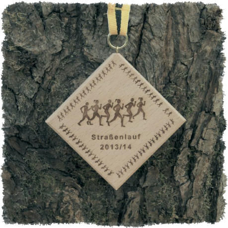 Vollholzedaille aus Buche, Kante 90° facettiert, ca. 85x85mm / 60x60 mm mit Öse