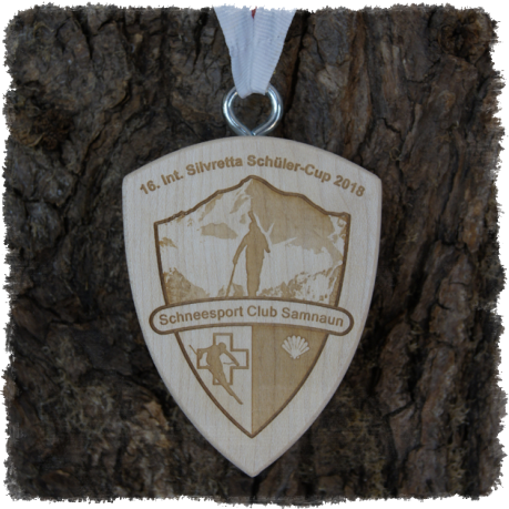 Schildmedaille Ahorn Wappen ca. 90 x 70 mm, Rundkante mit Schrauböse, 16. Int. Silvretta Schüler-Cup 2018 SSC Samnaun