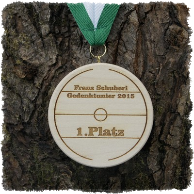 Vollholzedaille aus Ahorn Ø ca. 80 mm x 10 mm, Rundkante mit Schrauböse