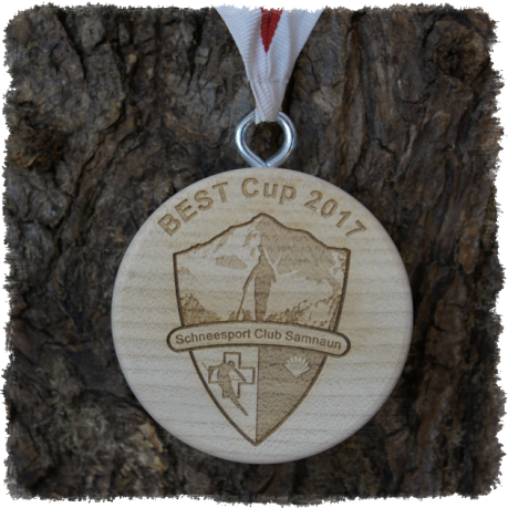 Vollholzedaille aus Ahorn Ø ca. 80 mm x 10 mm, Rundkante mit Schrauböse und Medaillenband