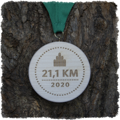 Vollholzedaille aus Ahorn Ø ca. 80 mm x 10 mm, Rundkante mit Schrauböse und Medaillenband