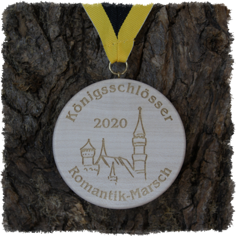 Vollholzedaille aus Ahorn Ø ca. 80 mm x 10 mm, Rundkante mit Schrauböse und Medaillenband