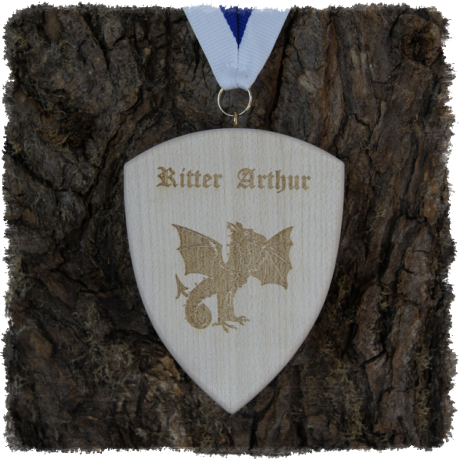 Vollholzmedaille Wappenschild ca. 90 x 70 mm, Rundkante mit Schrauböse, Ritter Arthur
